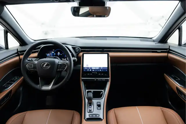 Lexus LBX view 8