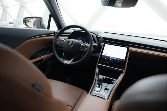 Lexus LBX view 11