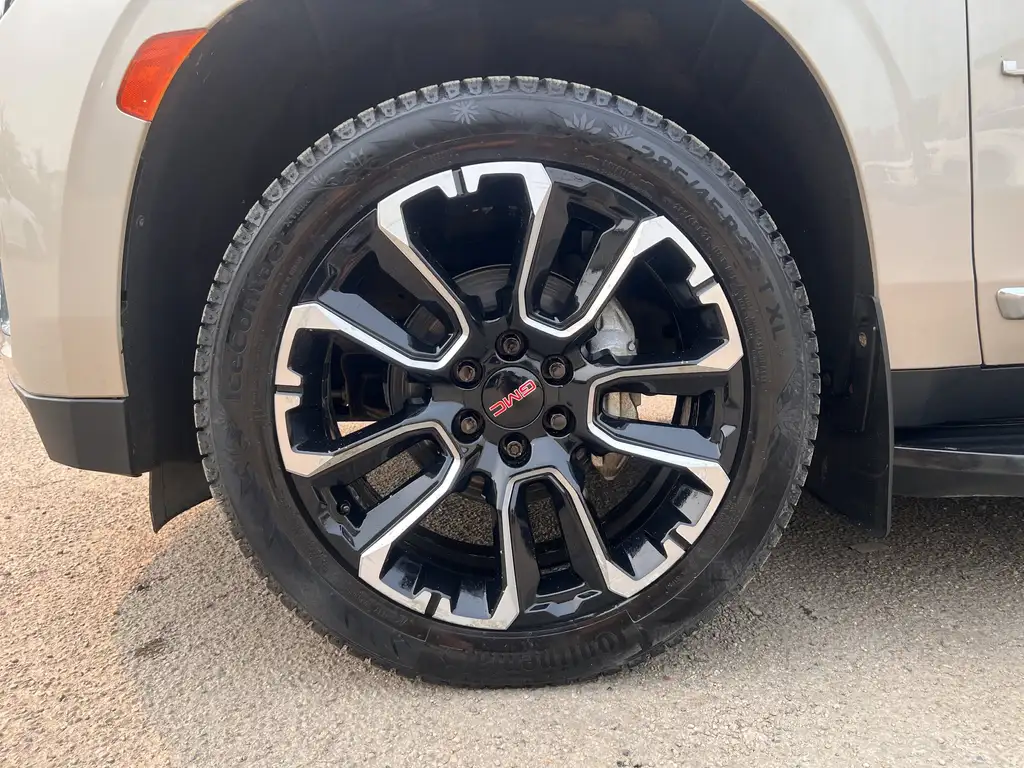 2023 GMC Yukon XL SLT | Panoramic Roof | Heated/Cooled Seats | Bluet — photo 3