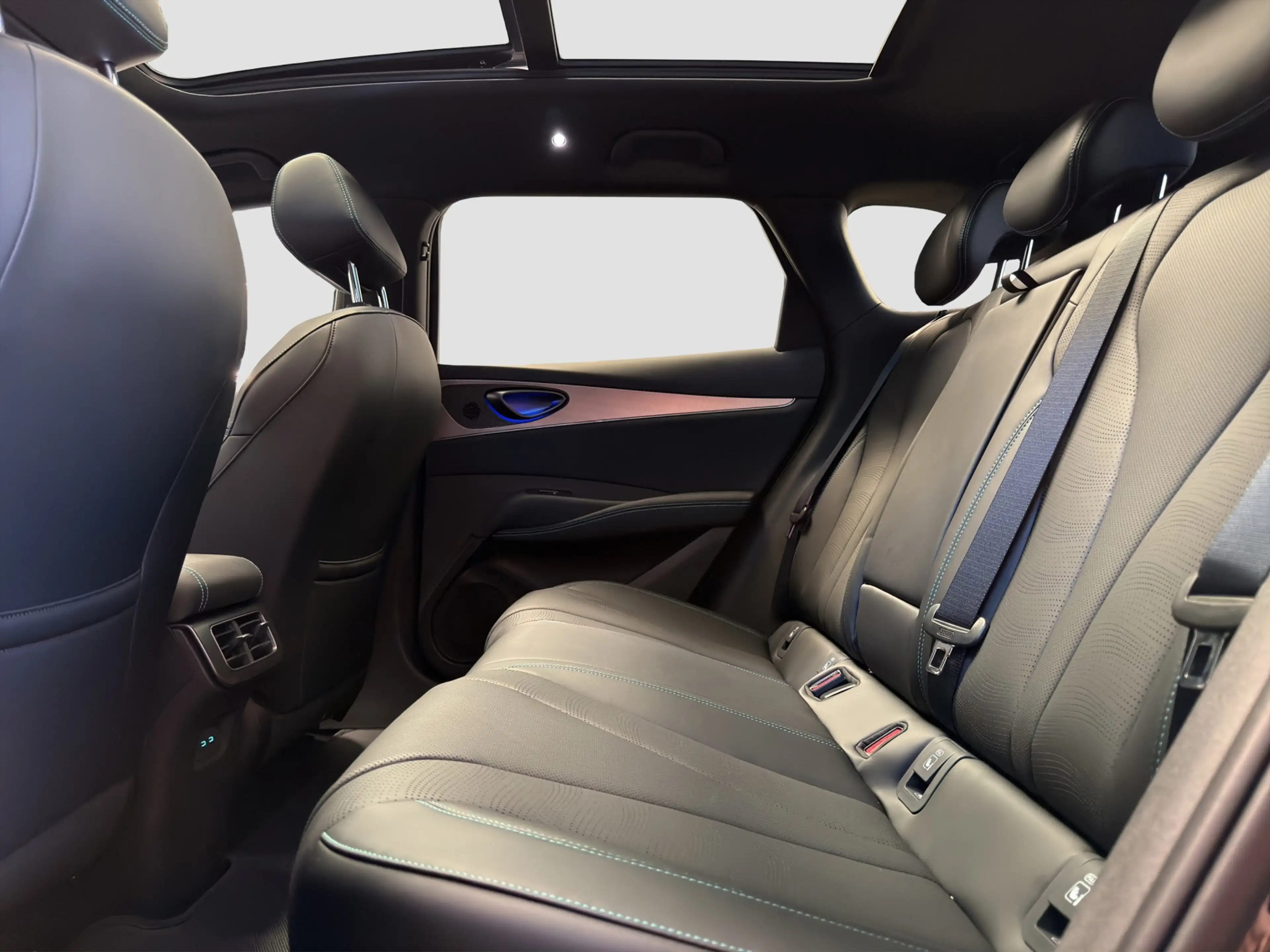 BYD Seal 6 Touring 1.5 DM-i Comfort|Pano|360|19kWh|6 jr garan — photo 7