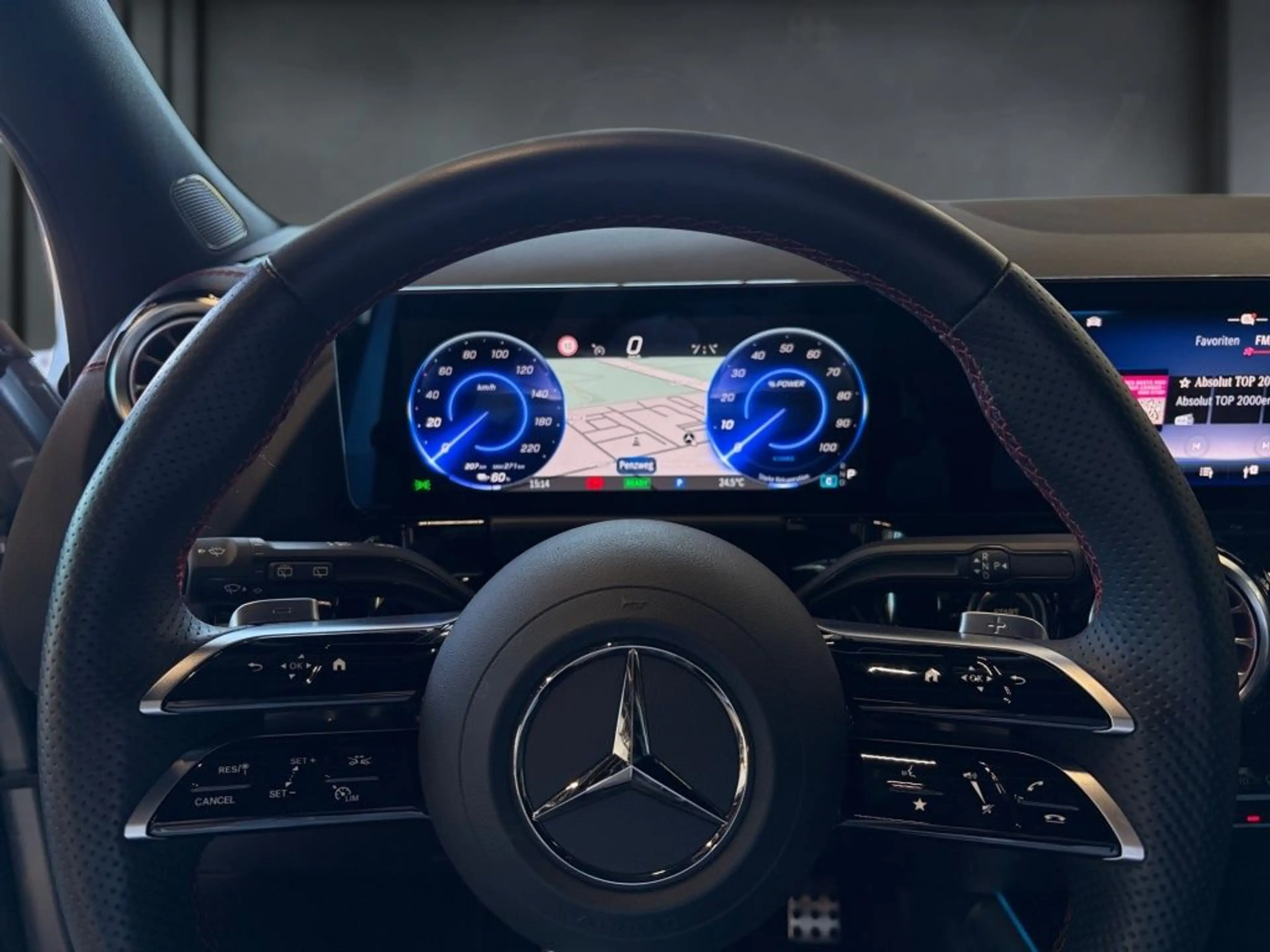 Mercedes-Benz EQA 300 4M AMG Night+LED+AMBIE+TOTWIN+EASY-P+AHK — photo 6