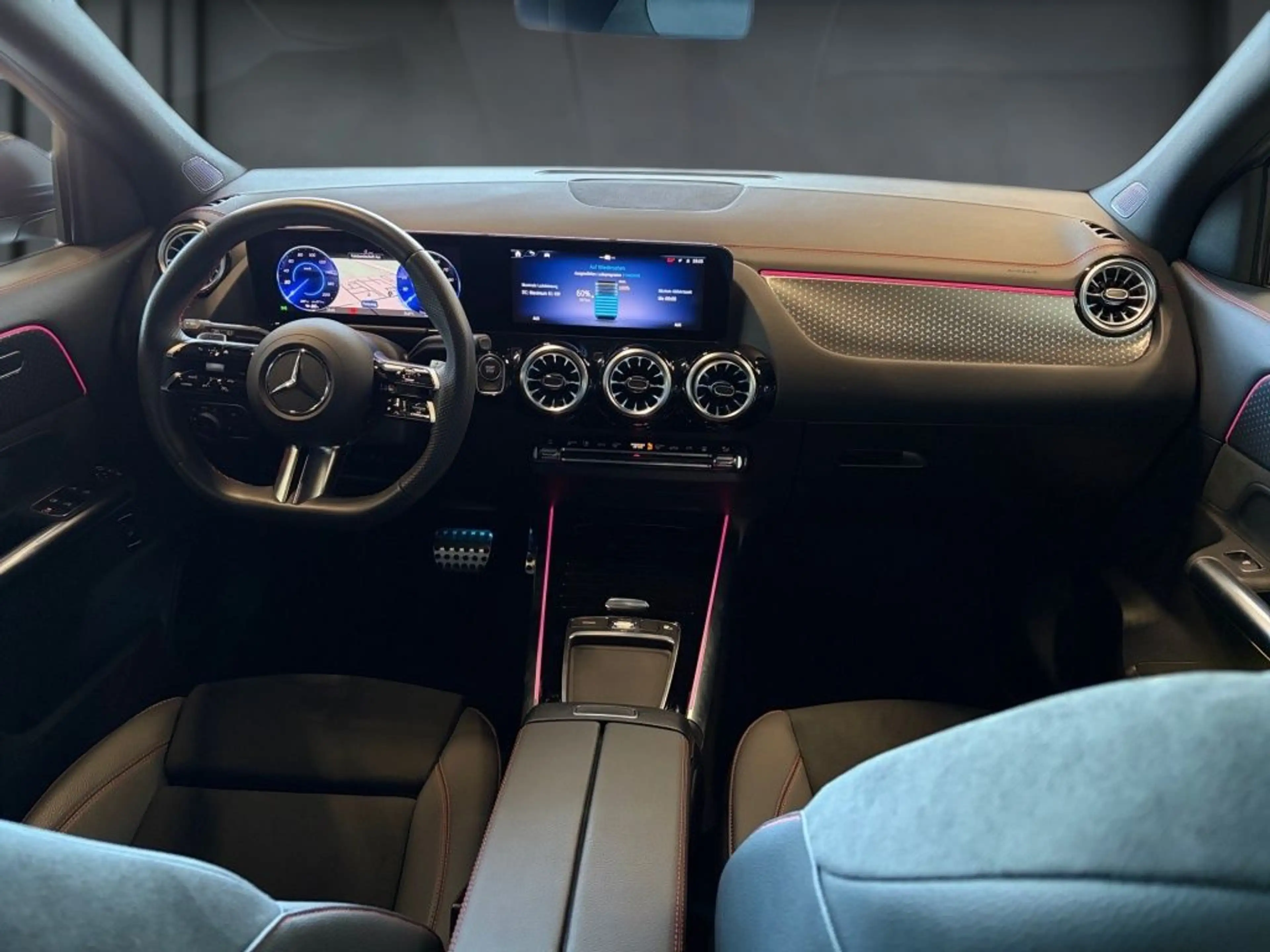 Mercedes-Benz EQA 300 4M AMG Night+LED+AMBIE+TOTWIN+EASY-P+AHK — photo 13