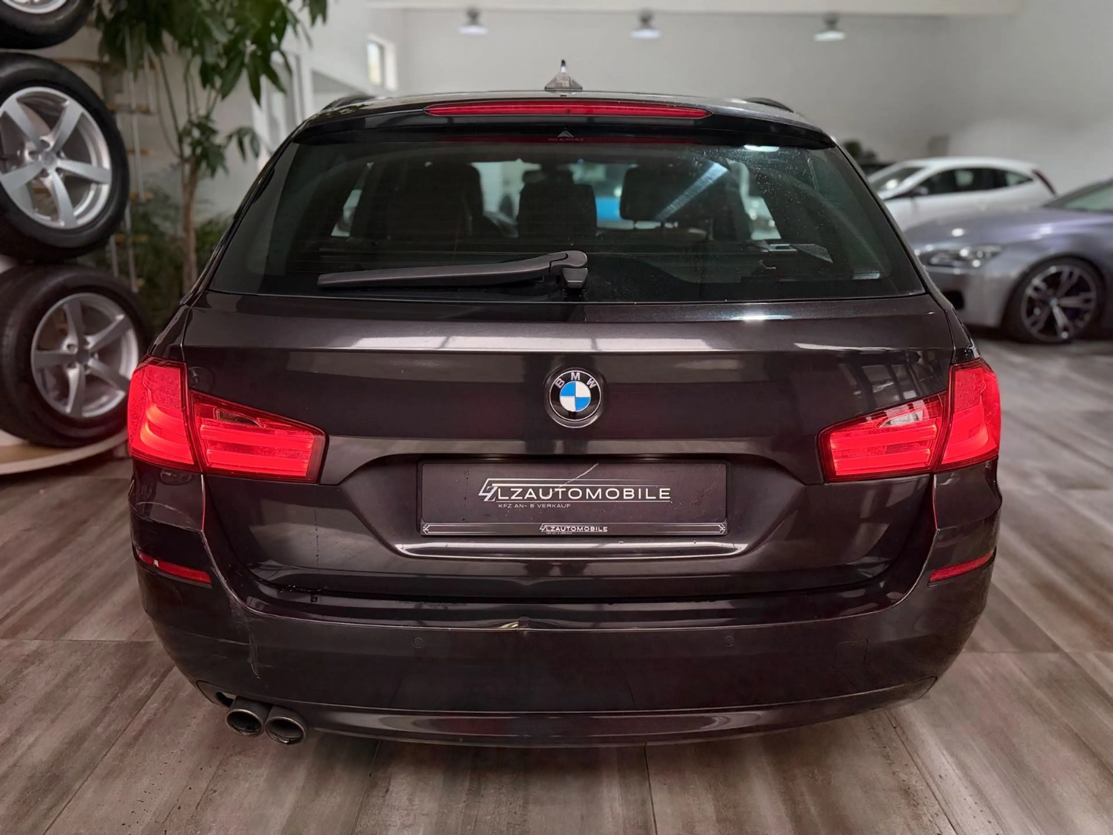 BMW 530 d Touring xDrive — photo 5