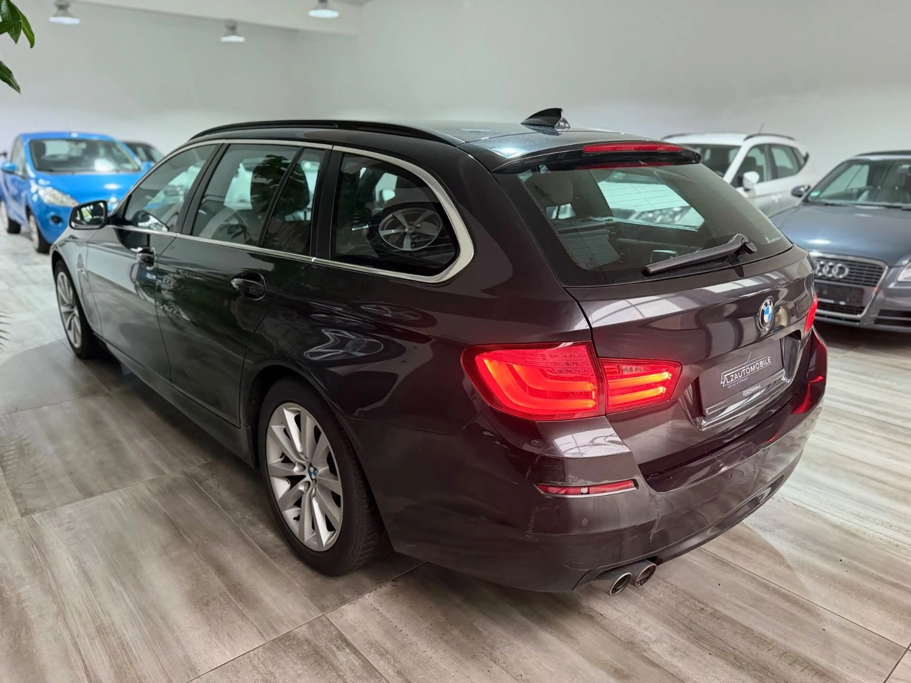 BMW 530 d Touring xDrive — photo 6