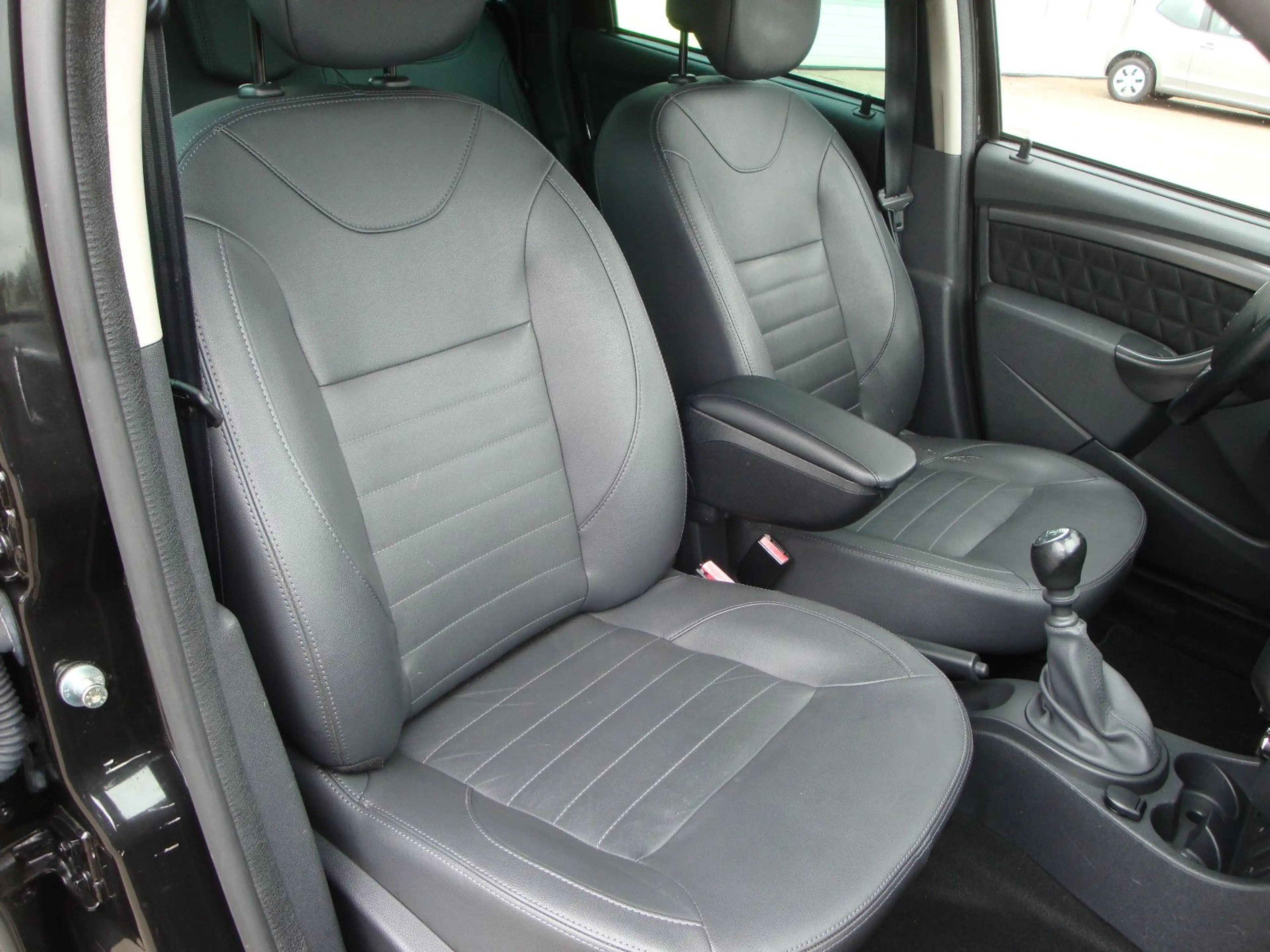 Dacia Duster I Prestige 4x2 — photo 12
