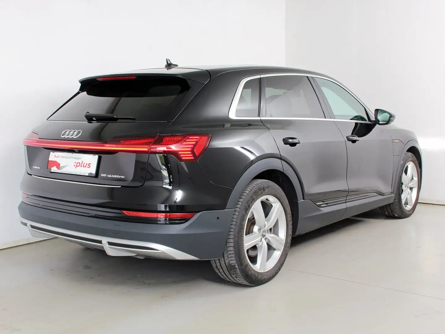 Audi e-tron 55 quattro 300 kW Business Schwarz - 2