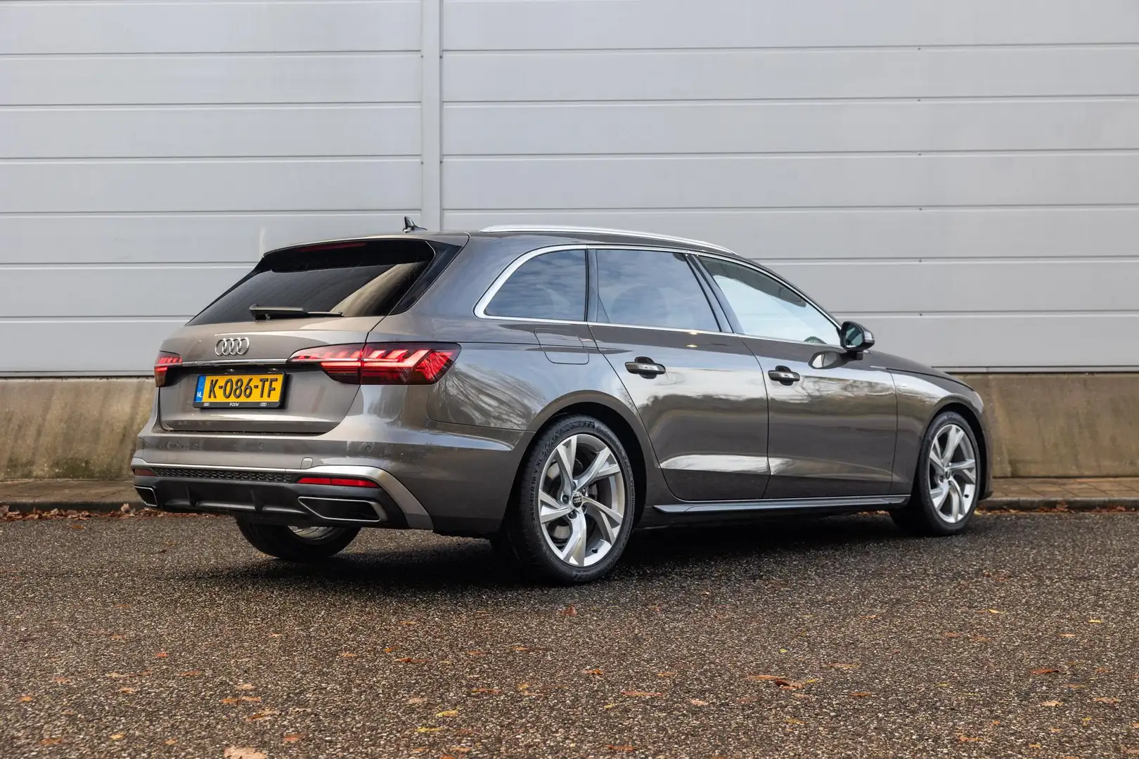 Audi A4 Avant 35 TFSI 150pk S-tronic S Edition | Smartphon Gris - 2