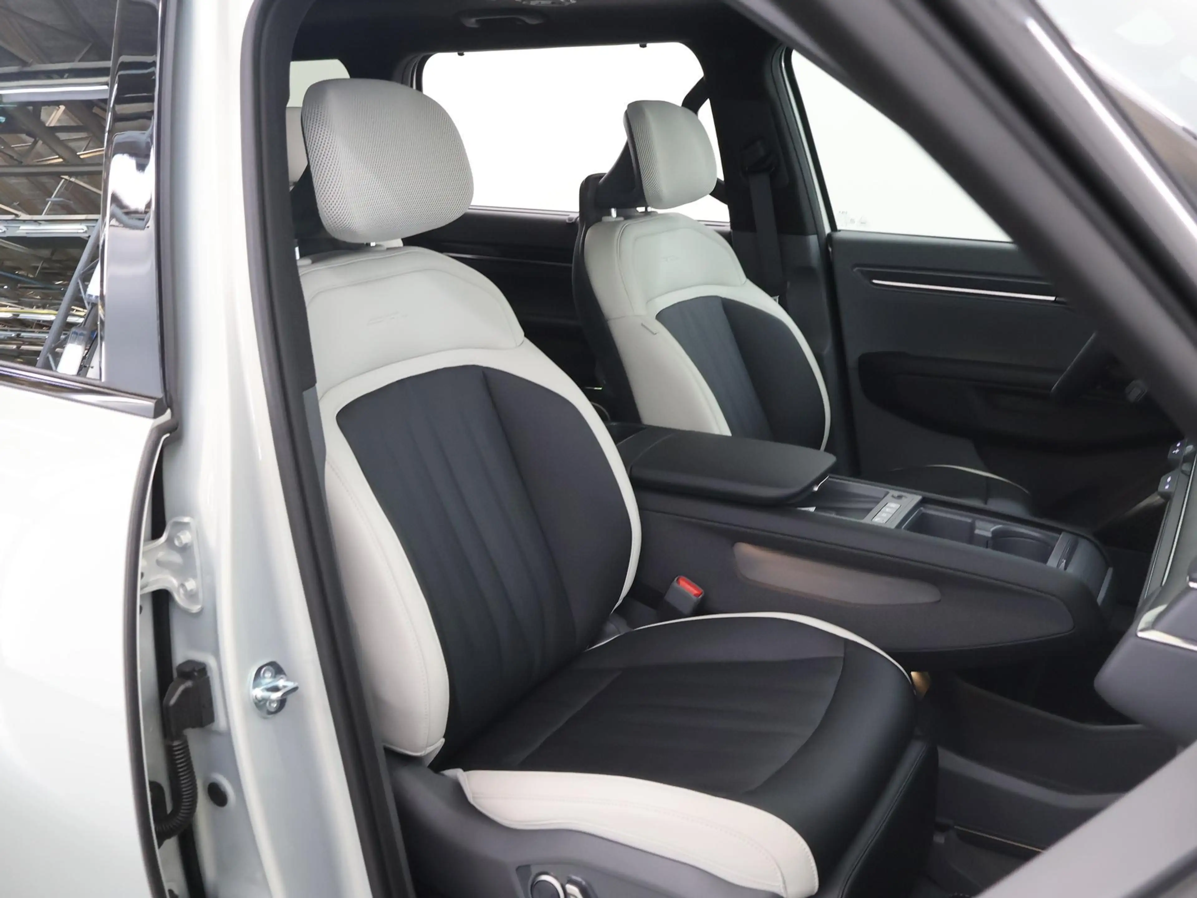 Kia EV9 GT-Line AWD 99.8 kWh | Panoramaschuifdak  | LED-ma — photo 10