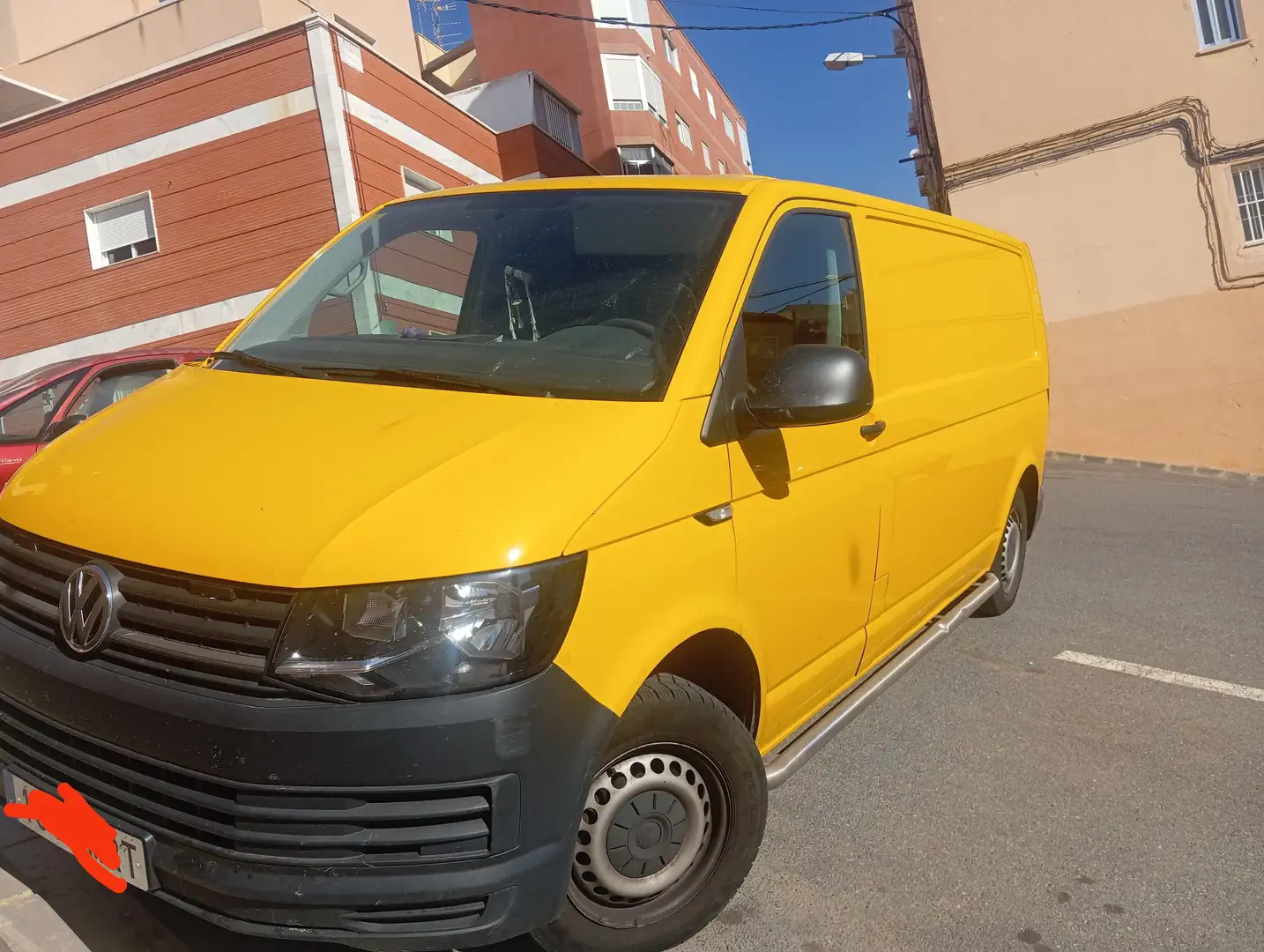 Volkswagen T6 Transporter Volkswagen Transporter T6 2.0 TDI Amarillo - 1