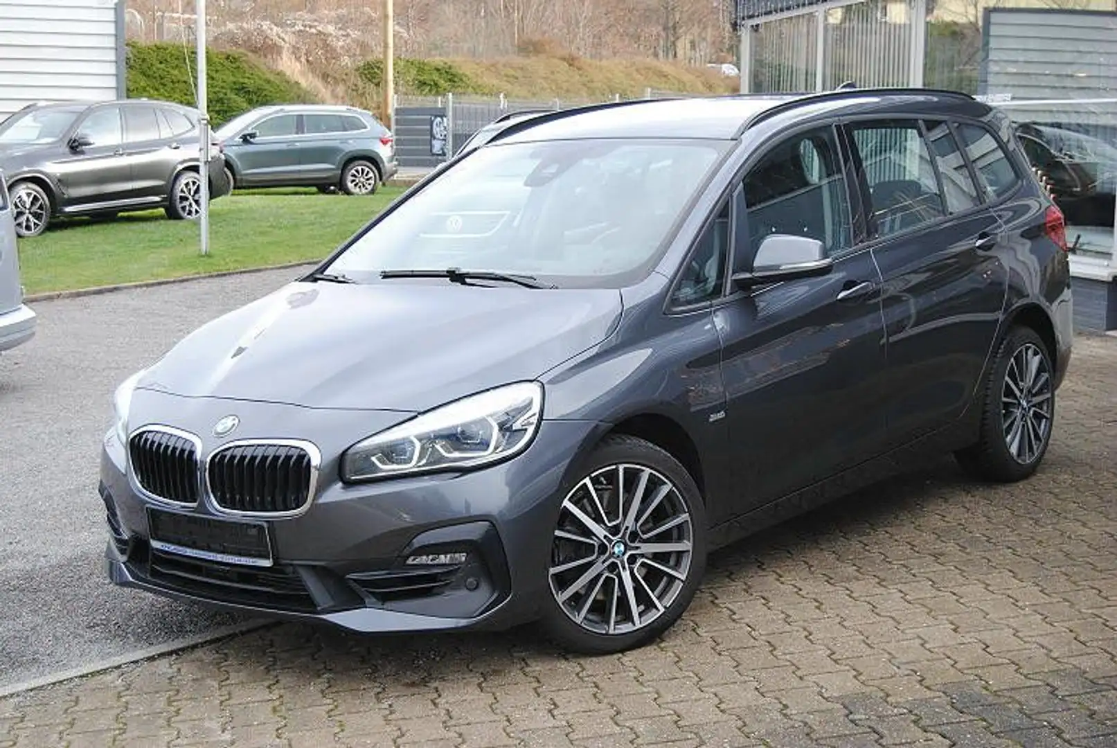 BMW 220 220i A Gran Tourer Sport.HUD.7-Sitzer.LED.Navi Grau - 1