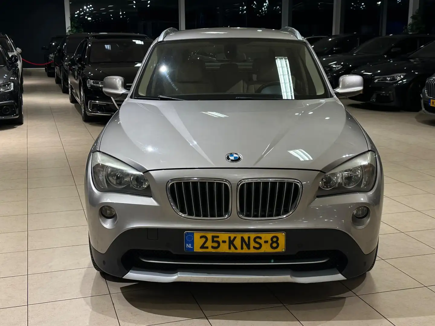 BMW X1 XDrive28i Executive|ORIG-NL|AUTOMAAT|LEDER|NAVI Grijs - 2