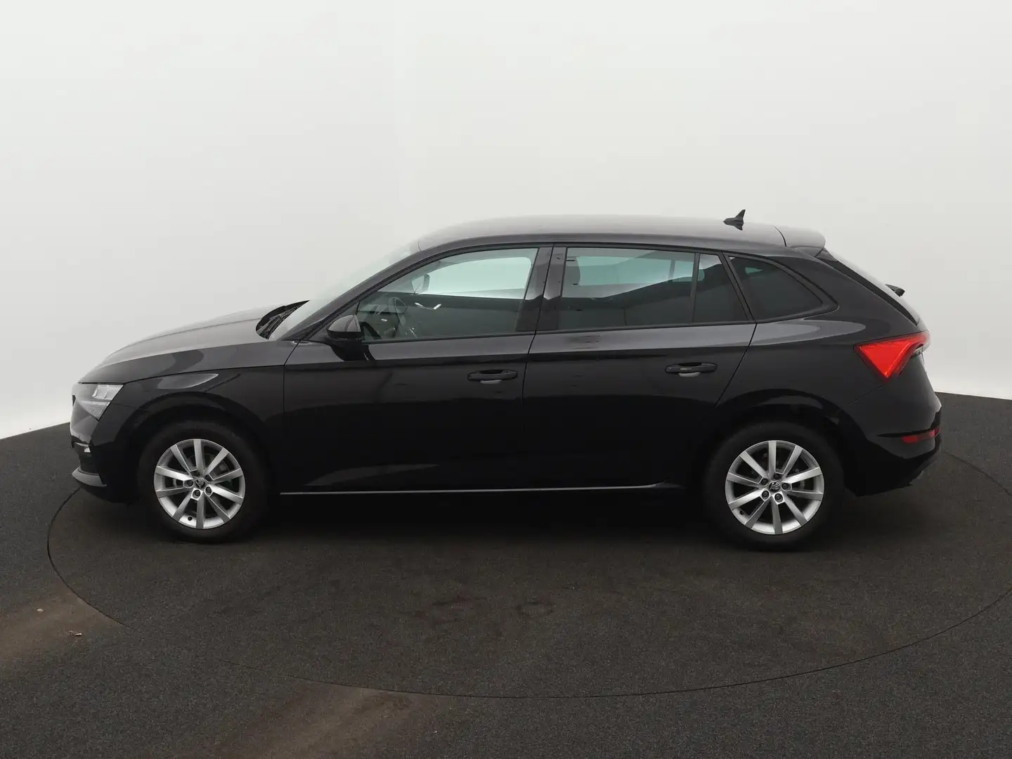 Skoda Scala 1.0 TSI Ambition 95 PK | Stoelverwarming | Parkeer Zwart - 2