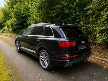Q7 3.0 TDi V6 ultra Quattro Tiptronic / Etat neuf / S Line