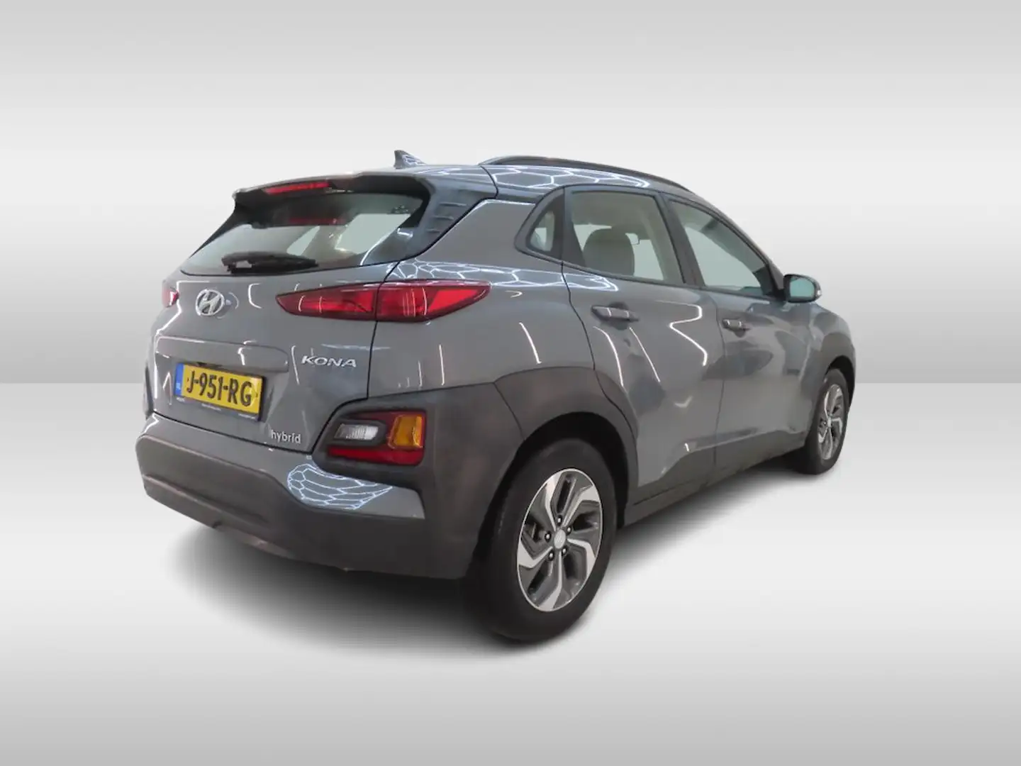 Hyundai KONA 1.6 GDI HEV Comfort 1e-Eig. & Dealer-Onderh. BOVAG Grijs - 2