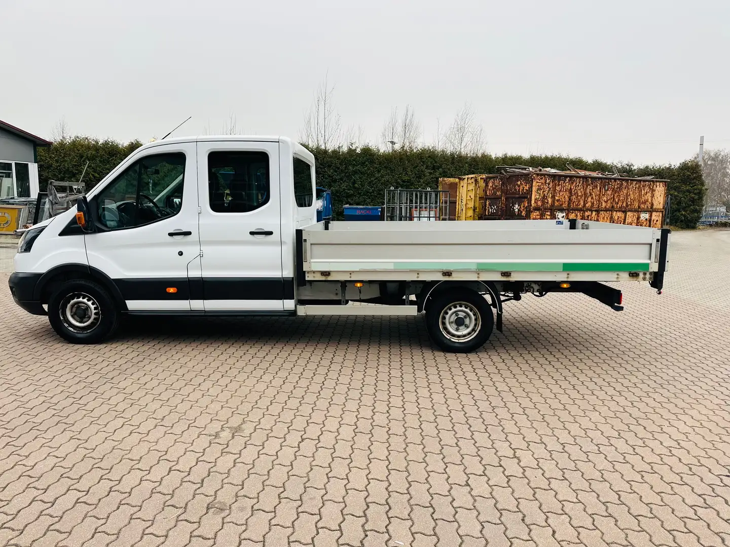 Ford Transit Doppelkabiner 7 Sitzer mit Pritschenaufbau Weiß - 2
