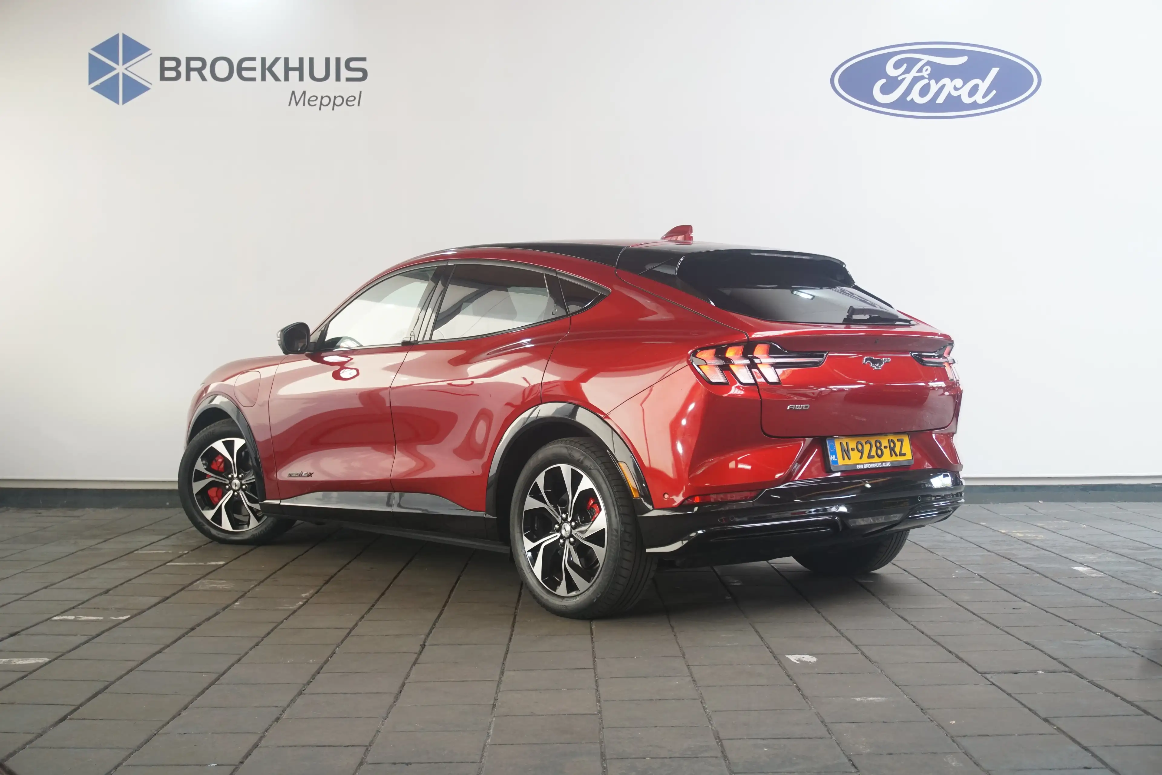 Ford Mustang Mach-E Extended AWD 98 kWh — photo 7