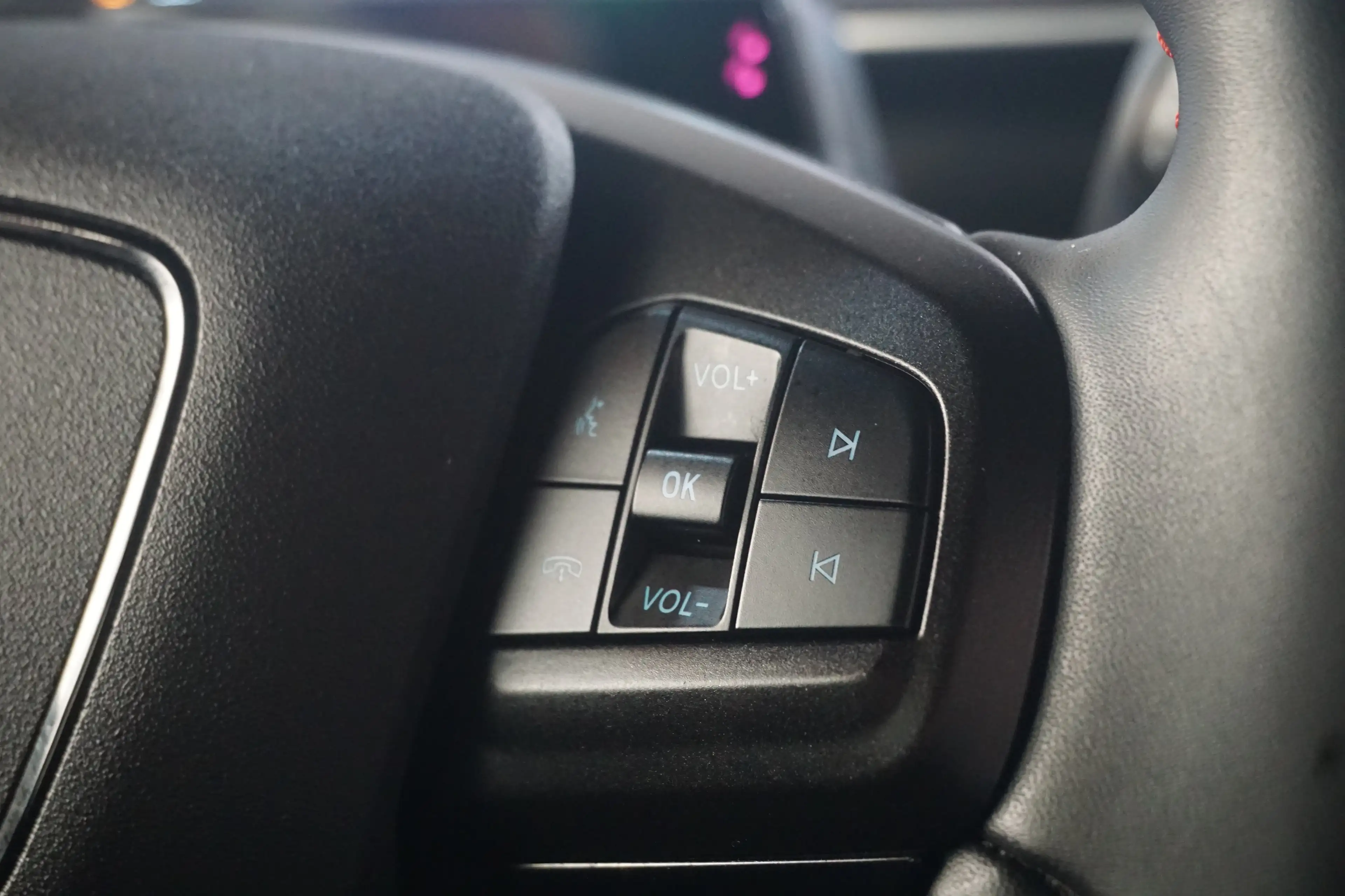 Ford Mustang Mach-E Extended AWD 98 kWh — photo 13