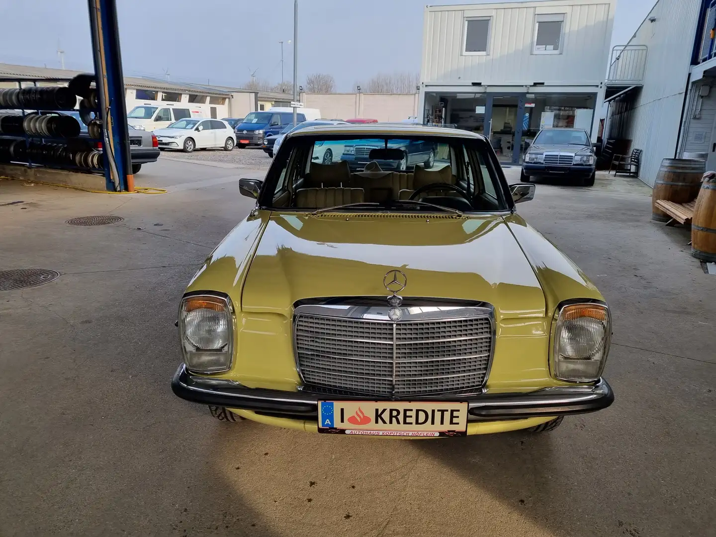 Mercedes-Benz 240 240D/8 W115 - Topzustand! Żółty - 2