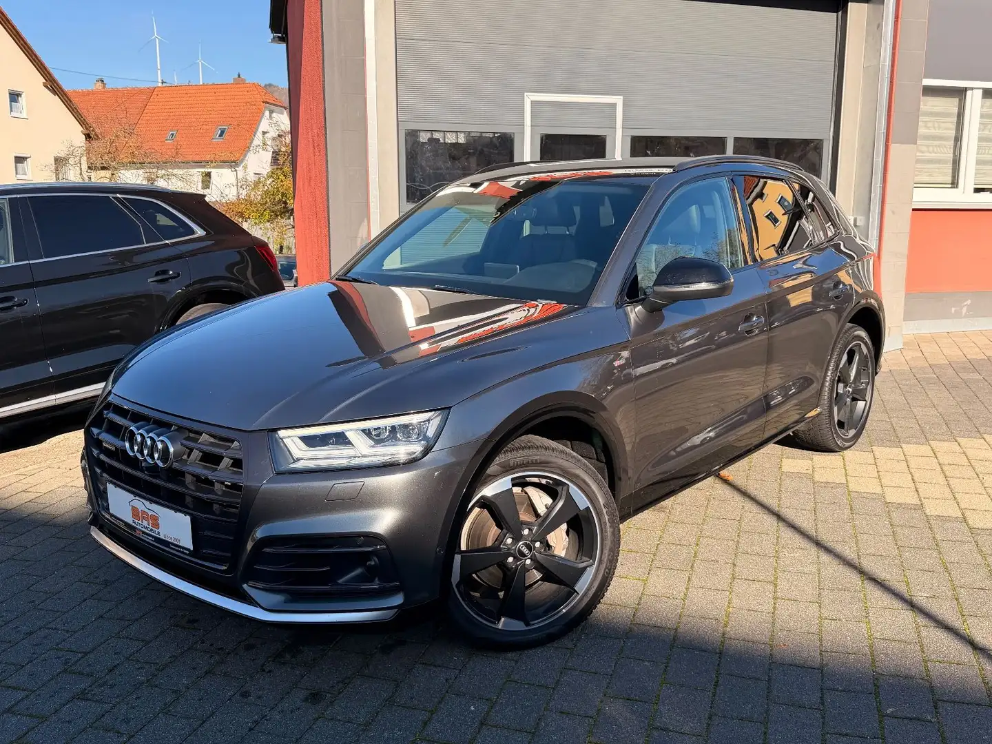 Audi Q5 40 TDI quattro sport*S line*360*VRT*20"*AHK* Grau - 1
