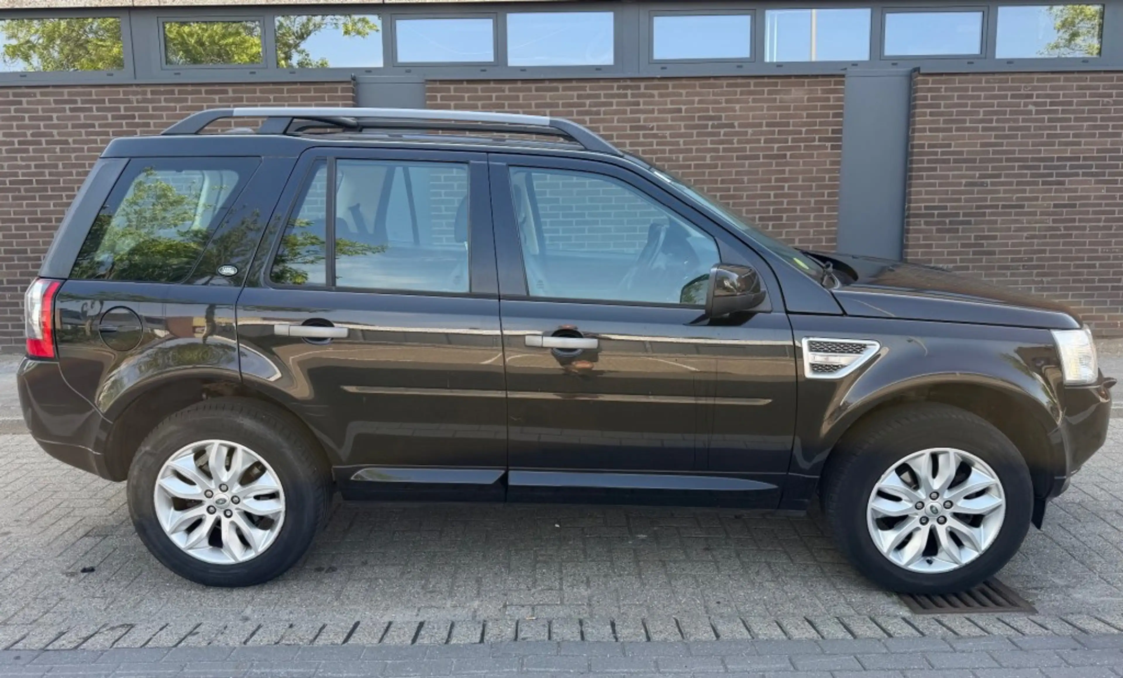 Land Rover Freelander 2.2 TD4 SE AUT LEER 4WD RIJDT GOED NAP APK 11-2026 — photo 15