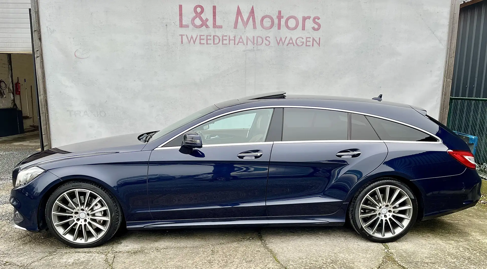 Mercedes-Benz CLS 350 Shooting Break AMG Line Full Options!!! Bleu - 2
