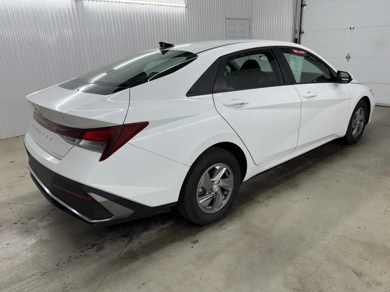 Hyundai ELANTRA снимка Hyundai ELANTRA