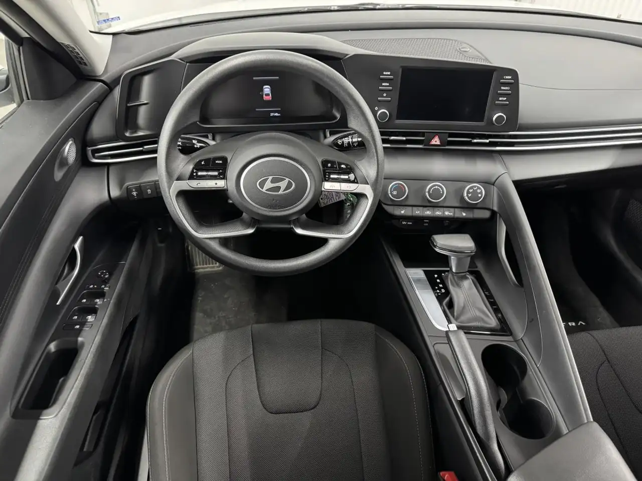 Hyundai ELANTRA снимка Hyundai ELANTRA