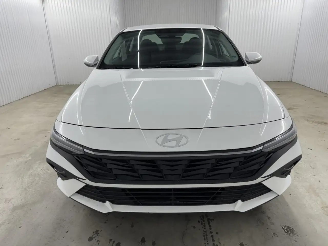 Hyundai ELANTRA снимка Hyundai ELANTRA