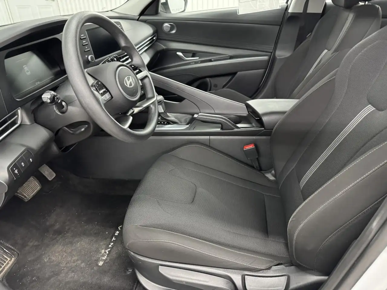 Hyundai ELANTRA снимка Hyundai ELANTRA