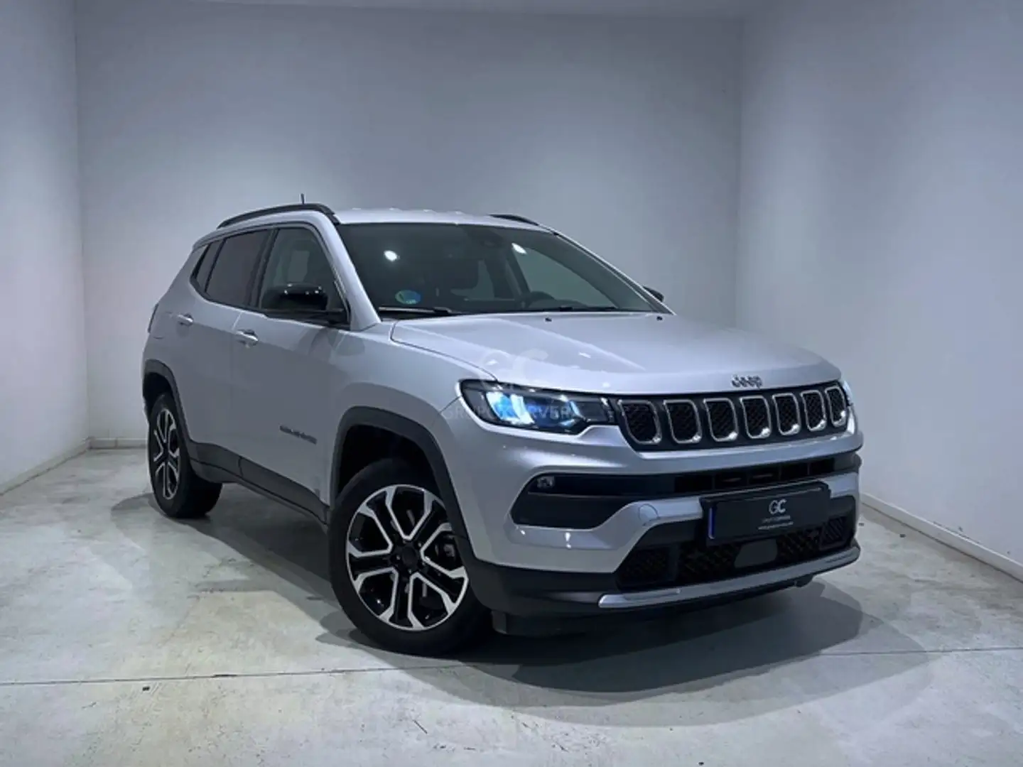 Jeep Compass 1.5 MHEV Limited FWD DCT Grau - 2