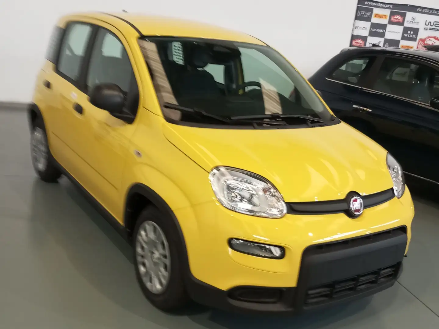 Fiat Panda 1.0 firefly hybrid (Red) s Giallo - 2