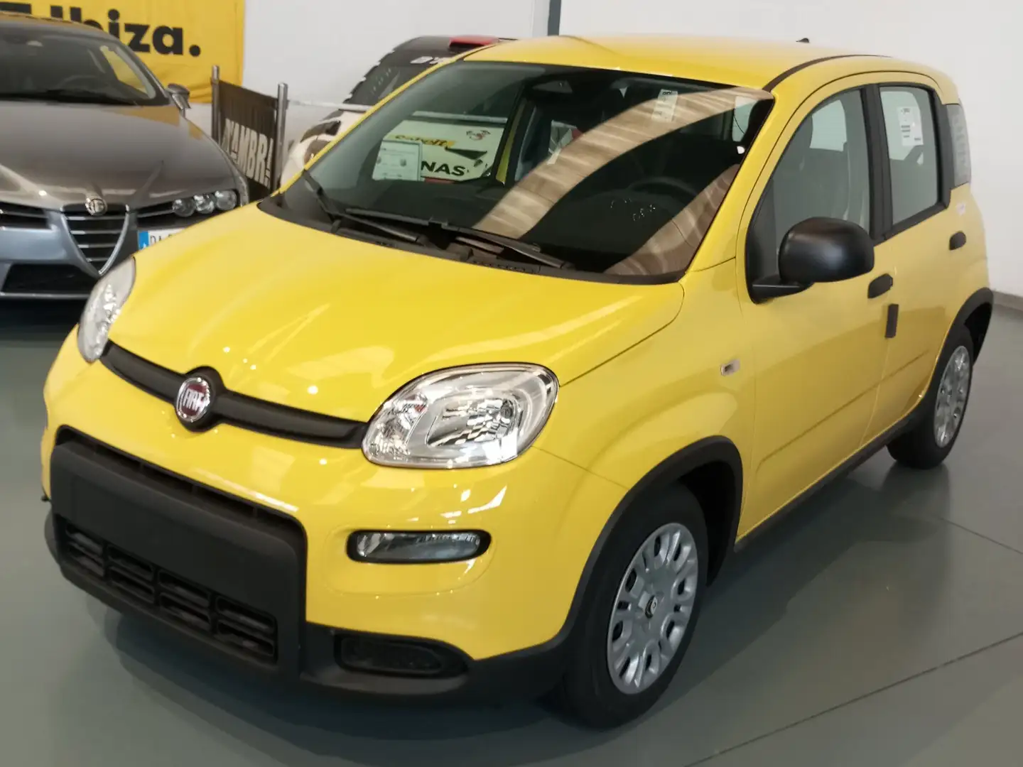 Fiat Panda 1.0 firefly hybrid (Red) s Giallo - 1