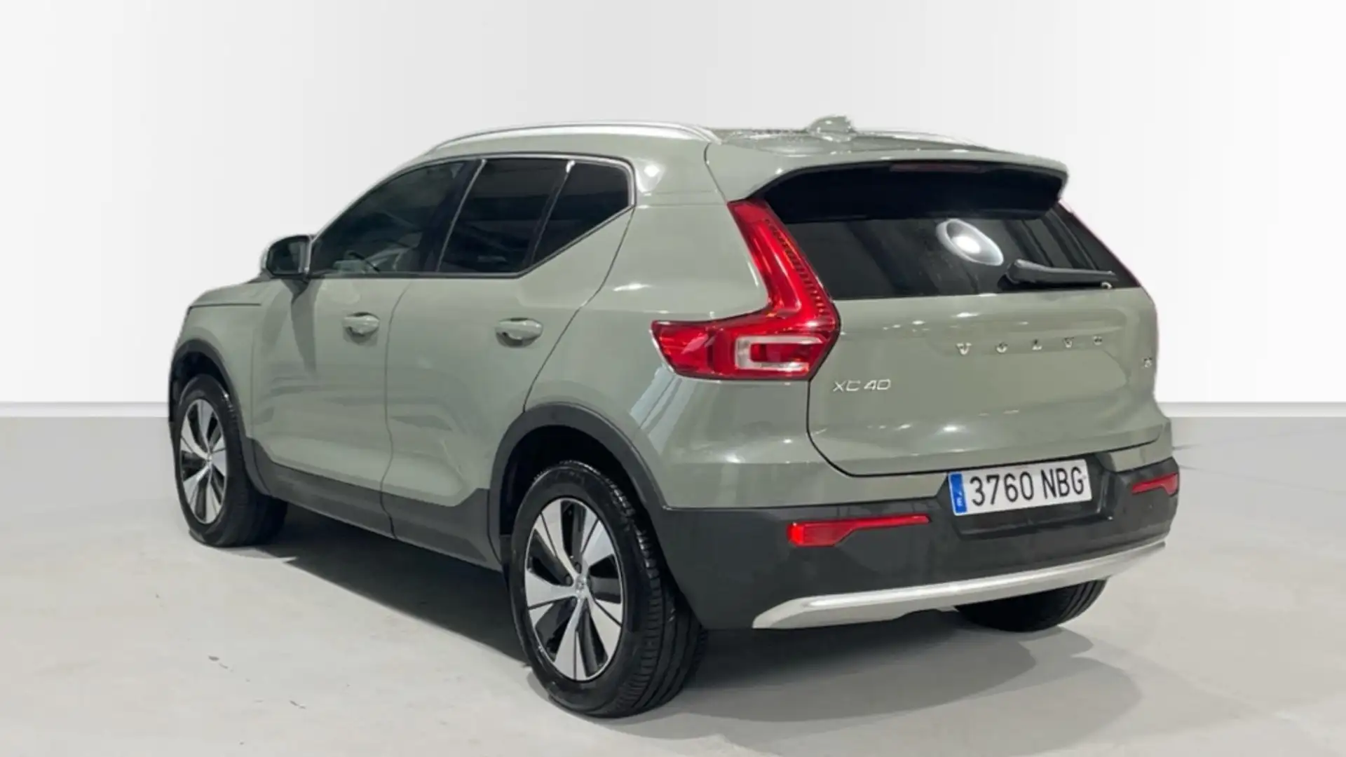 Volvo XC40 2.0 B3 CORE AUTO 5P - 2