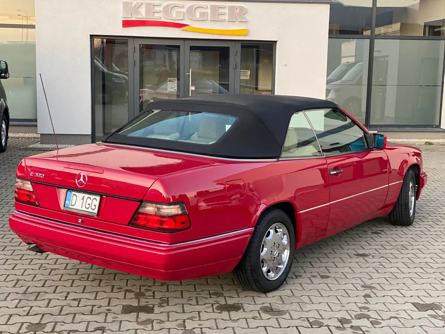 Mercedes-Benz E 320 Cabrio * volle Ausstattung/Privatverkauf/Import Rot - 1