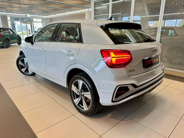 Audi Q2 view 5