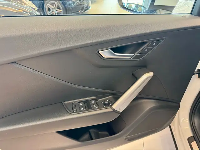 Audi Q2 view 7