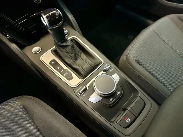 Audi Q2 view 10