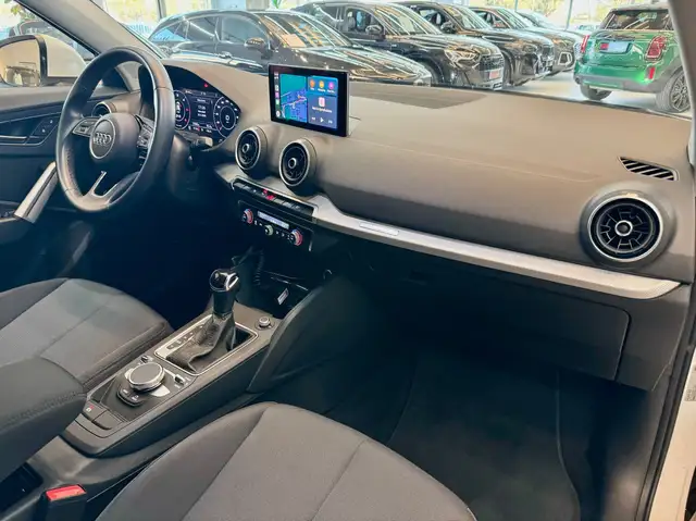 Audi Q2 view 13