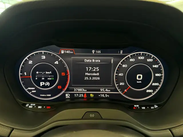 Audi Q2 view 9