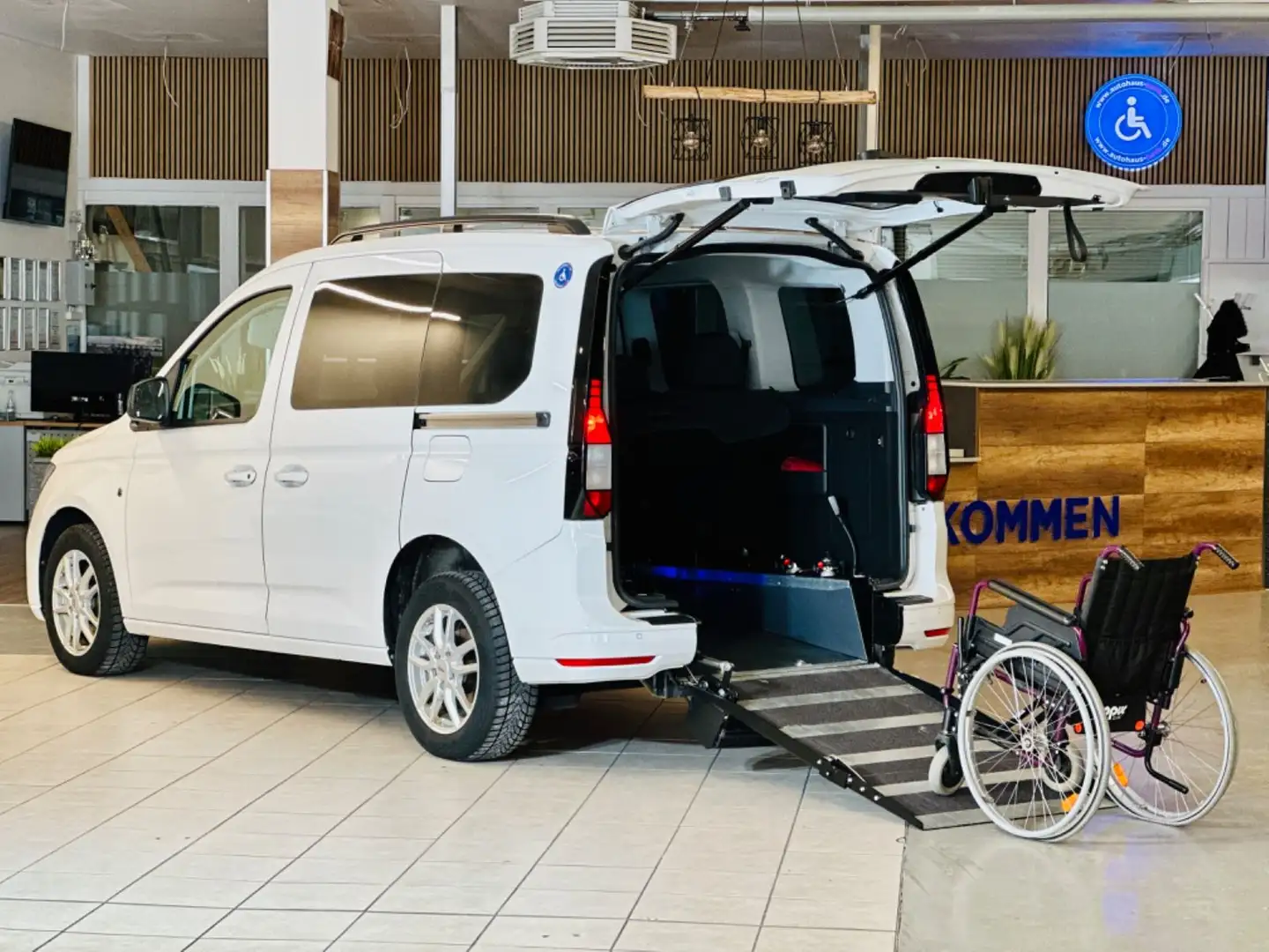 Volkswagen Caddy V DSG Behindertengerecht-Elek.Rampe Weiß - 2