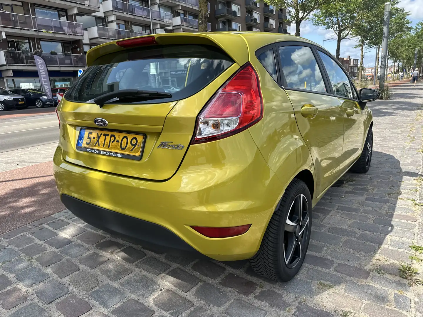 Ford Fiesta 1.0 Style Nwe Distributie ! airco navi apk Geel - 2