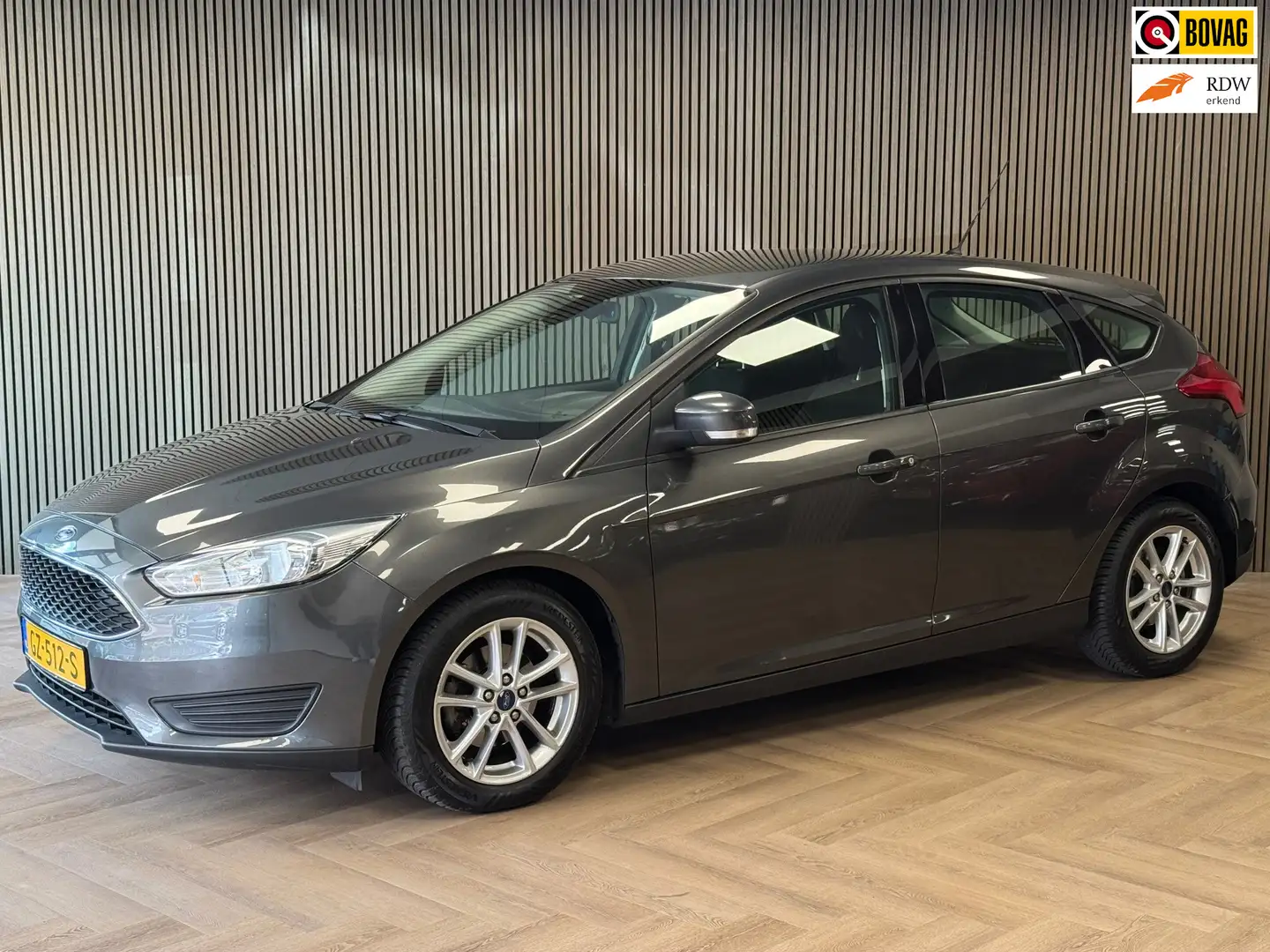 Ford Focus 1.0 Trend Edition AIRCO NAVIGATIE CRUISE PDC START Szürke - 1