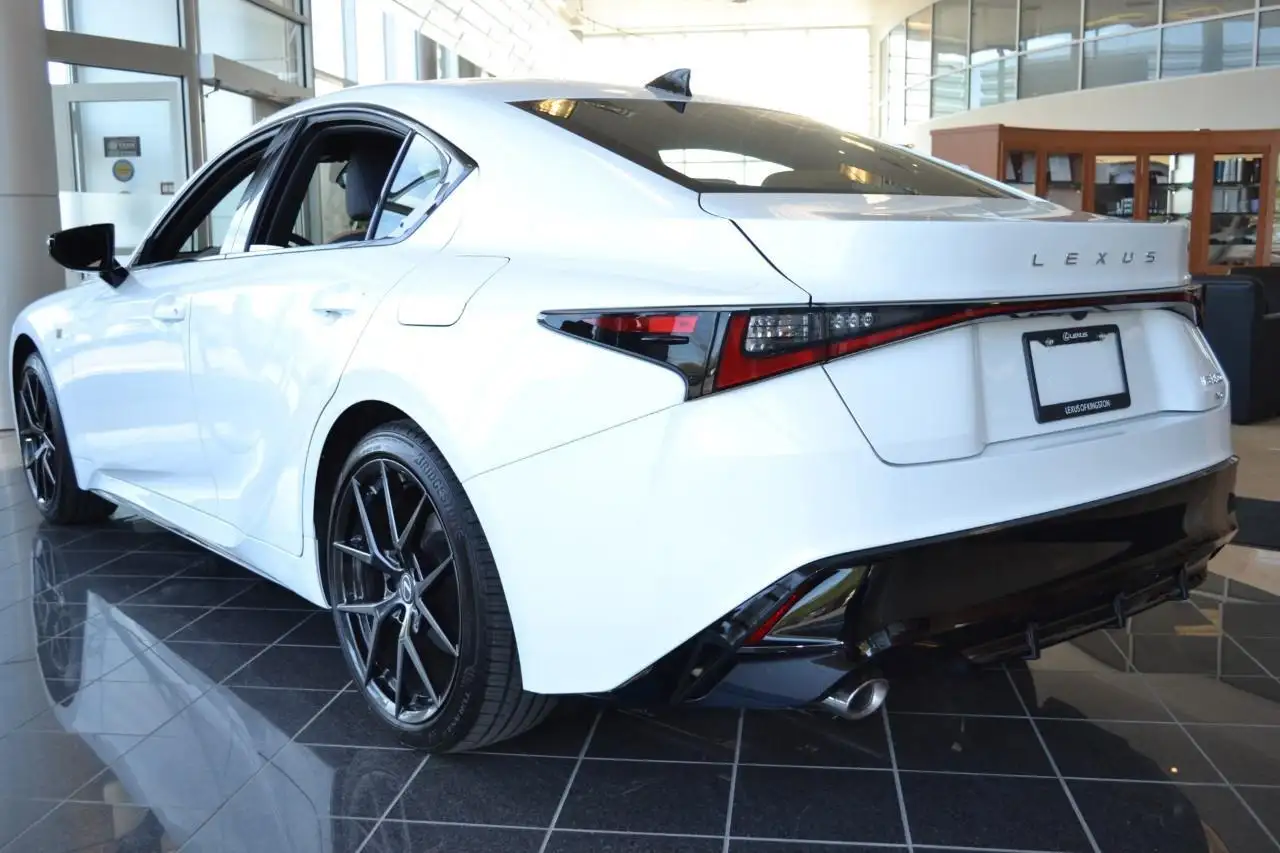 Lexus IS снимка Lexus IS