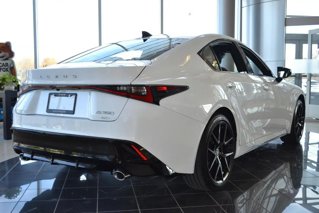 Lexus IS снимка Lexus IS