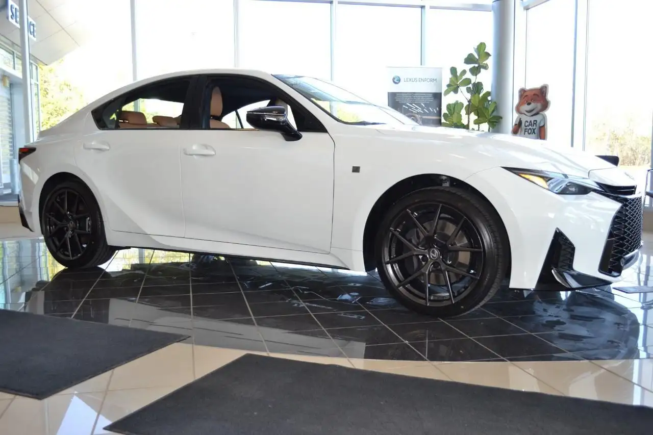 Lexus IS снимка Lexus IS