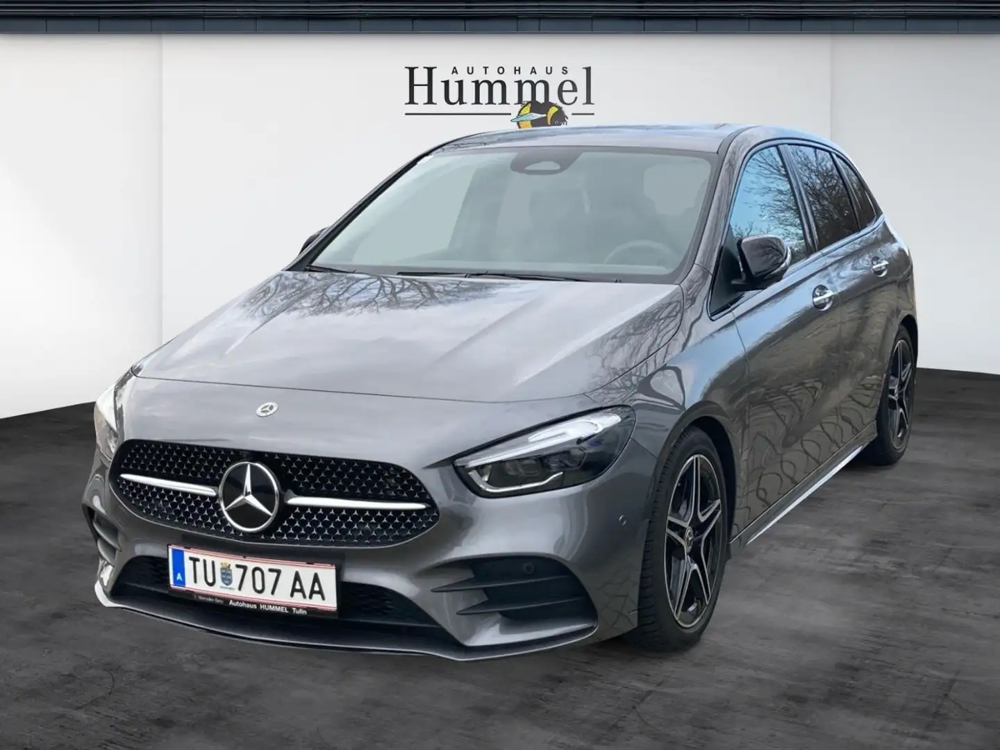 Mercedes-Benz B 180 d Österreich-Edition AMG Line KeyGo PTS Grau - 2
