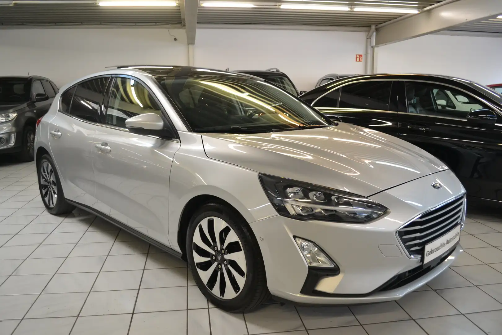 Ford Focus 1.5 TDCI Lim.  PANORAMA*LED*NAVI*KAMERA*Keyless&Go Silber - 2