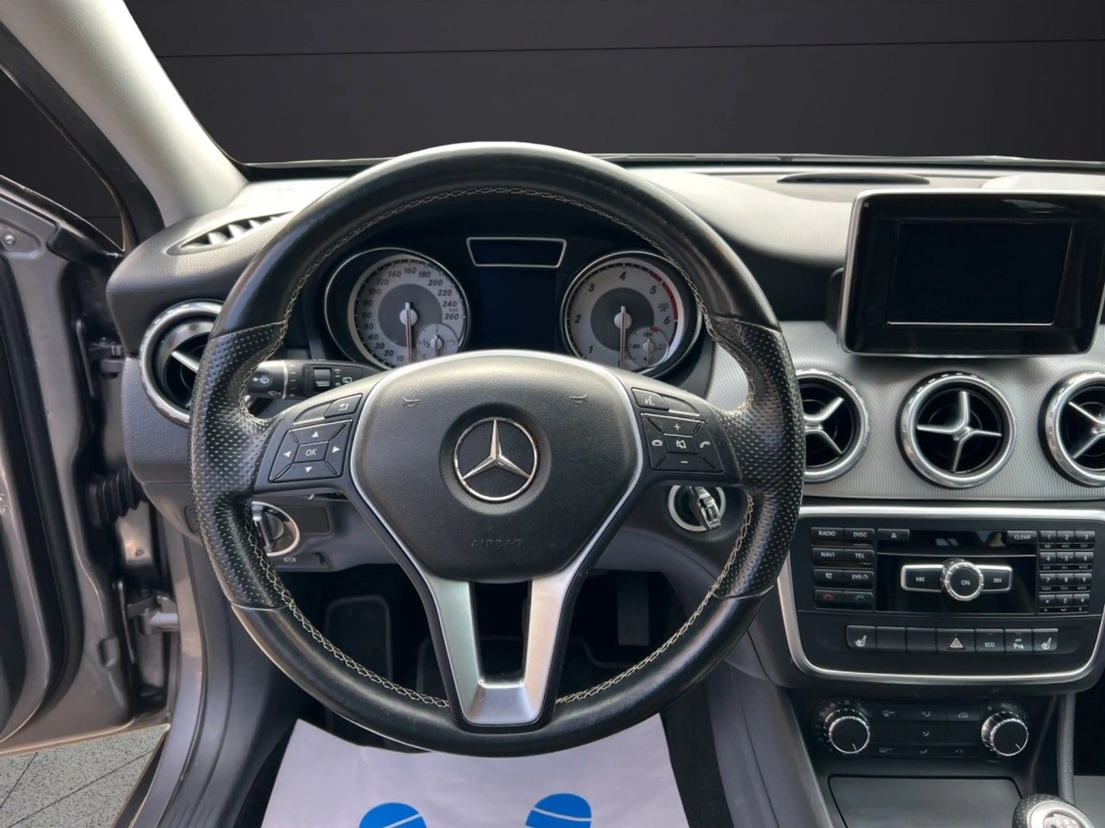 Mercedes-Benz GLA 200 CDI / d XEN KLIMA SHZG NAV KAM AHK — photo 11