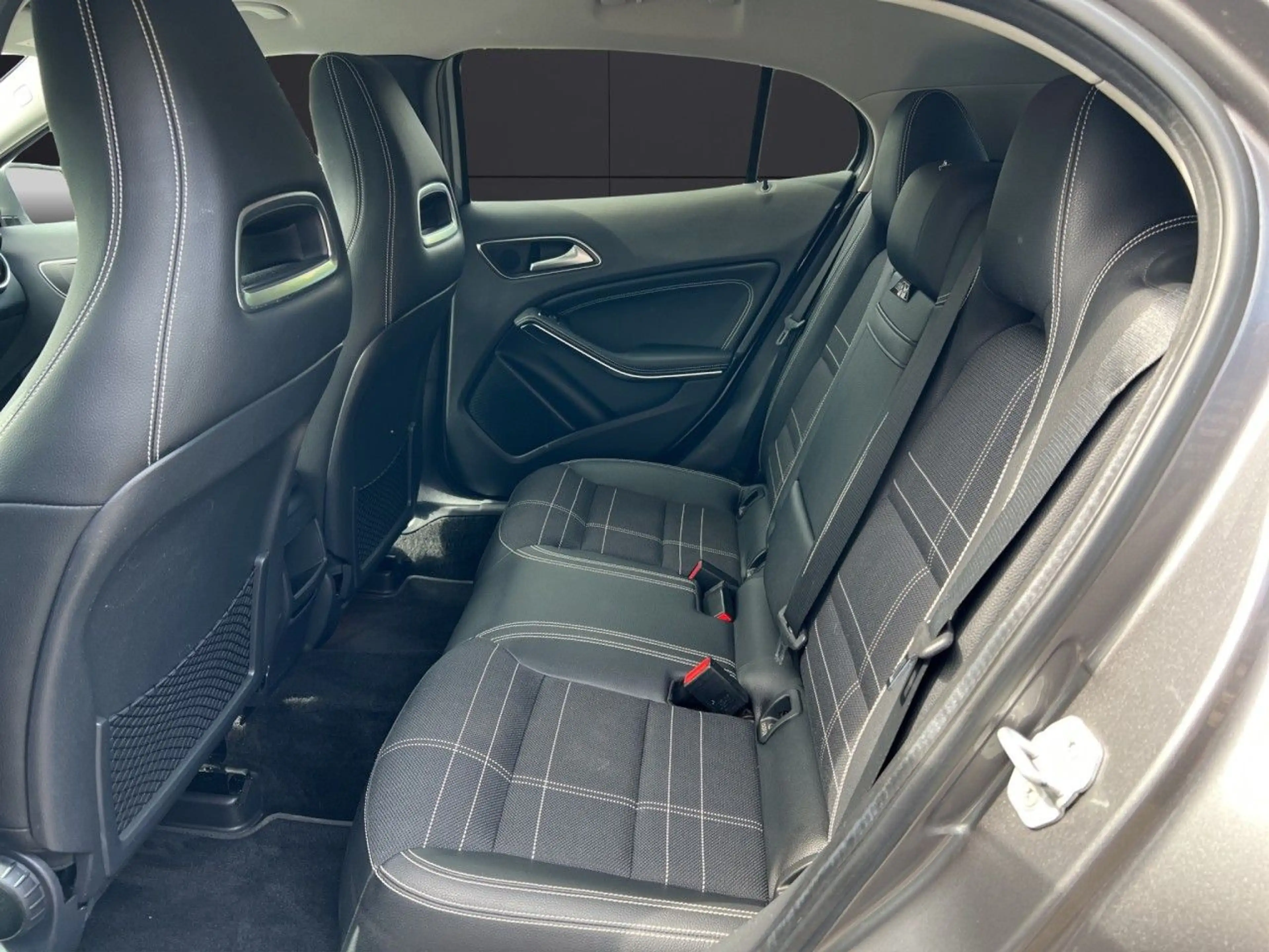 Mercedes-Benz GLA 200 CDI / d XEN KLIMA SHZG NAV KAM AHK — photo 12
