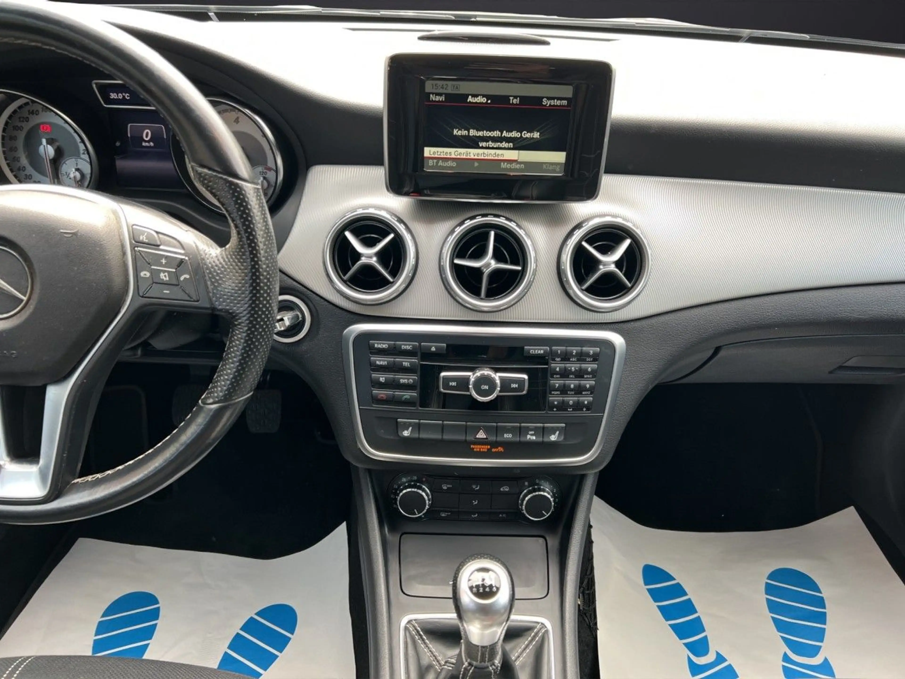 Mercedes-Benz GLA 200 CDI / d XEN KLIMA SHZG NAV KAM AHK — photo 14